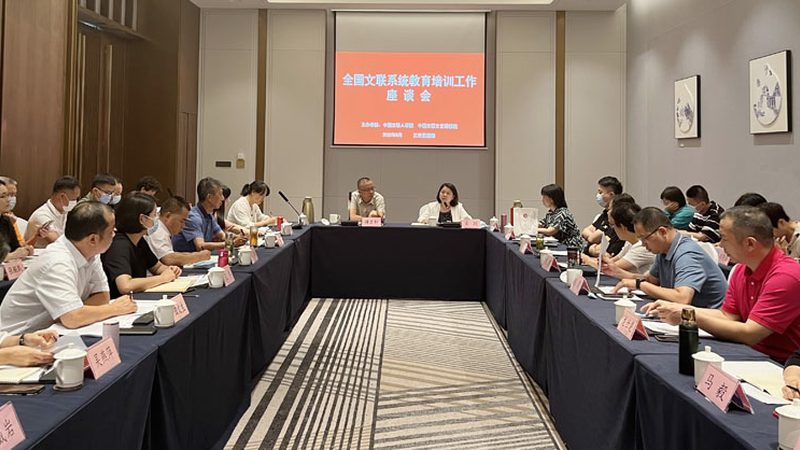 瑜伽教练培训实战教学评价：如何评估教学效果？**